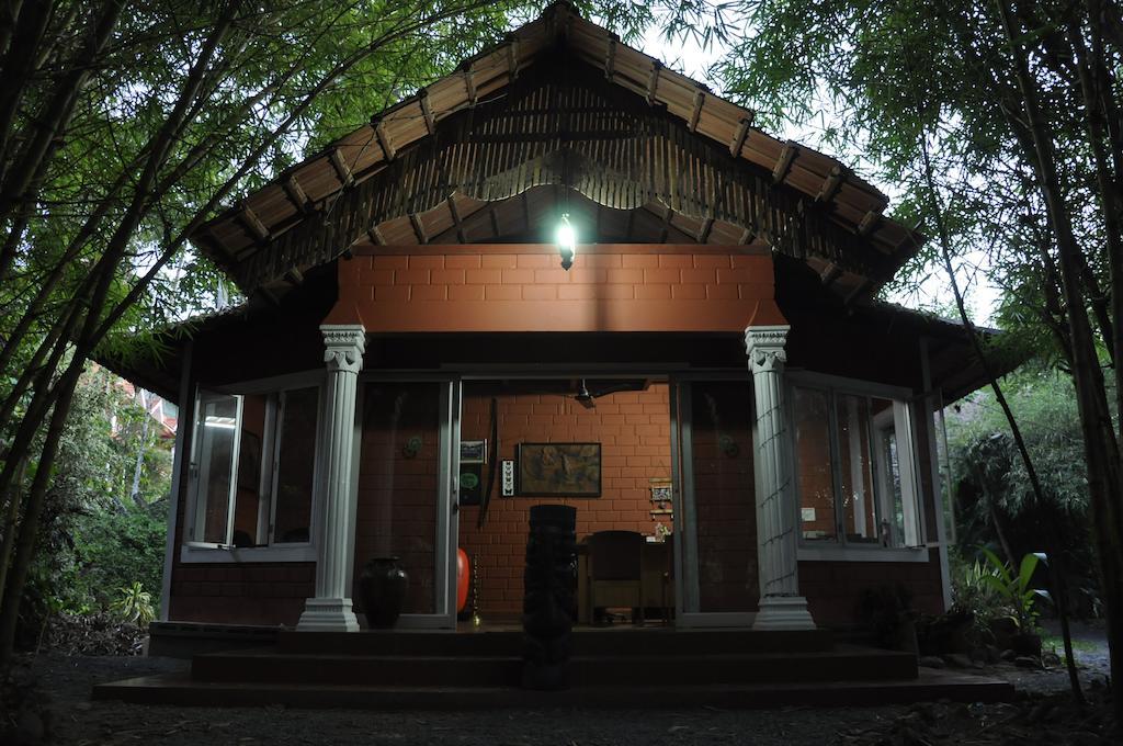 Krishnagiri Sunbird Garden Resort חדר תמונה