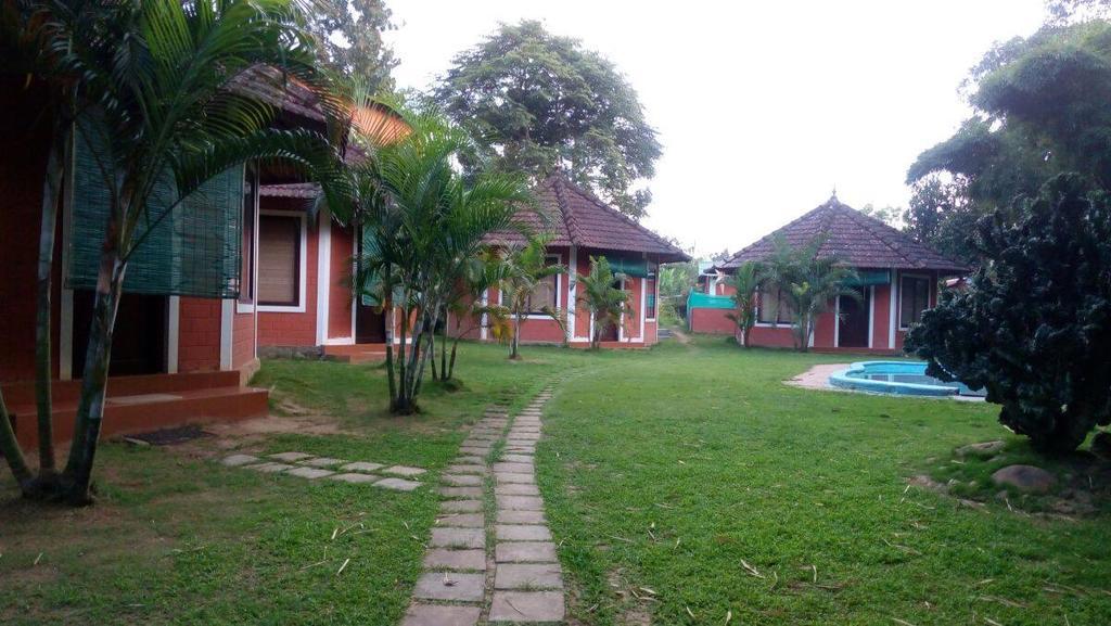 Krishnagiri Sunbird Garden Resort מראה חיצוני תמונה