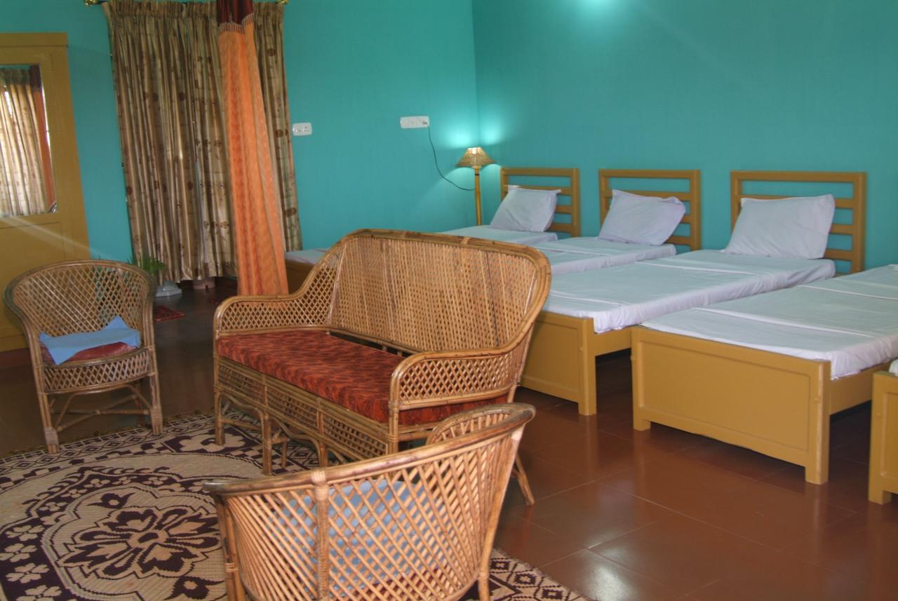 Krishnagiri Sunbird Garden Resort חדר תמונה